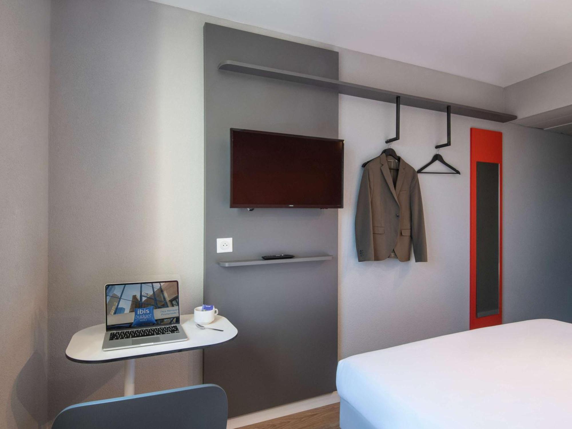 Ibis Budget Nice Aeroport Esterno foto