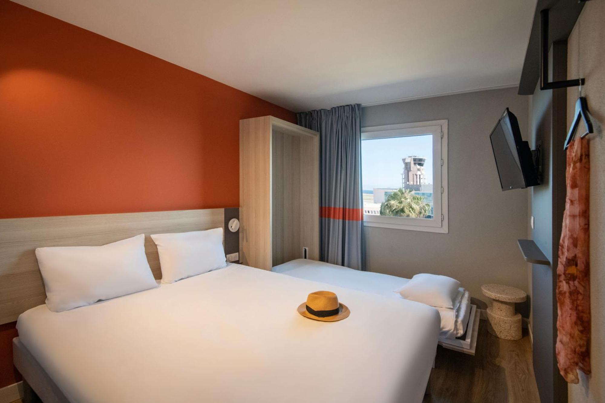 Ibis Budget Nice Aeroport Esterno foto