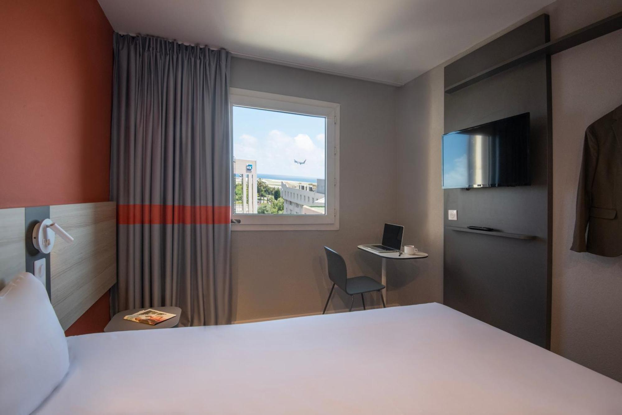 Ibis Budget Nice Aeroport Esterno foto